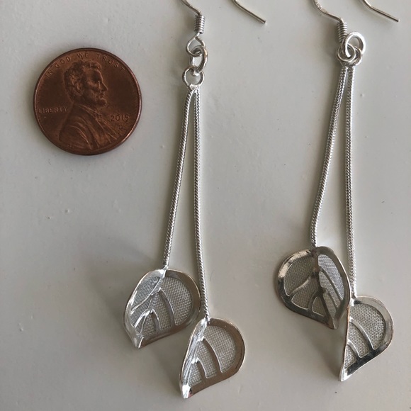 Sweet Valentine Heart-Shaped Leaves Dangle from Silver-Toned Earrings - Picture 4 of 7